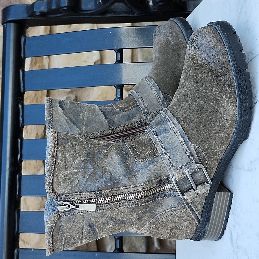 CLARKS FARALYN RISE LEATHER BOOTS